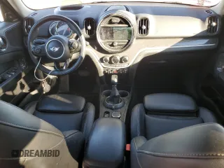2017 MINI Countryman Cooper S with VIN WMZYT3C35H3D99048, listed as a Copart auction lot 81728614 with 89,144 mi miles and Salvage title. Bid and sale history available at DreamBid. Image 8.