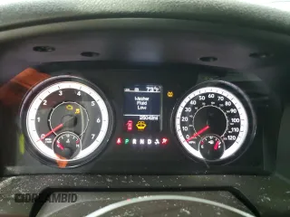 2024 Ram 1500 Warlock z VIN 1C6RR7LG4RS124442, wystawiony jako Copart lot #59038785 z przebiegiem 25 042 mil mil oraz Szkoda całkowita • Salvage title. Historia ofert i sprzedaży dostępna na DreamBid. Obrazek 9.