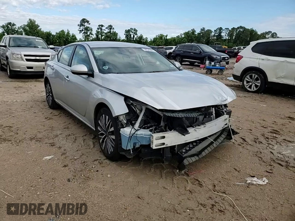 2023 Nissan Altima SV z VIN 1N4BL4DV7PN330976, wystawiony jako Copart lot #56549885 z przebiegiem 40 420 mil mil oraz Szkoda całkowita • Salvage title. Historia ofert i sprzedaży dostępna na DreamBid. Obrazek 14.