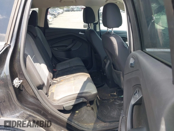 2014 Ford Escape SE with VIN 1FMCU0GX9EUC19958, listed as a IAAI auction lot 41997058 with 109,353 mi miles. Bid and sale history available at carsss.com. Image 8.