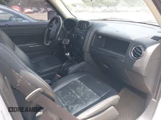 2009 Jeep Patriot Limited with VIN 1J4FT48BX9D202732, listed as a IAAI auction lot 42680302 with 169,706 mi miles and . Bid and sale history available at DreamBid. Image 5.