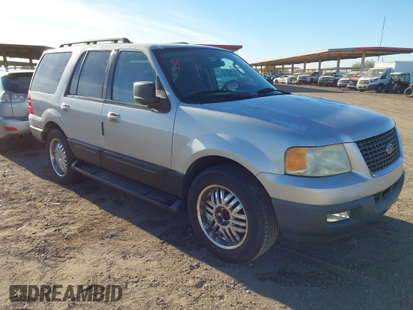 2006 Ford Expedition Special Service with VIN 1FMPU15596LA24054, listed as a IAAI auction lot 41392864 with 187,927 mi miles. Bid and sale history available at carsss.com. Image 1.