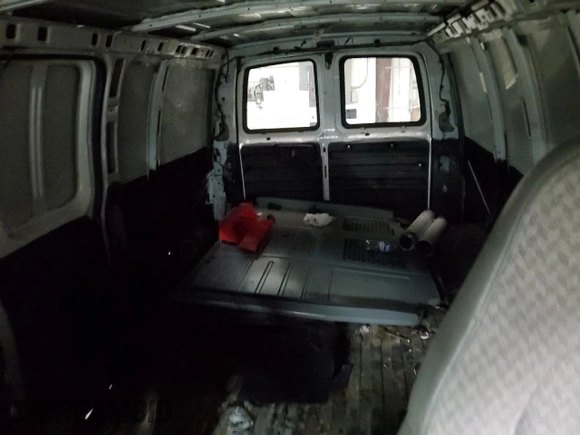 2003 Chevrolet Express Cargo with VIN 1GCGG25U831113646, listed as a Copart auction lot 43279635 with 247,735 mi miles and Clean Title. Bid and sale history available at DreamBid. Image 10.