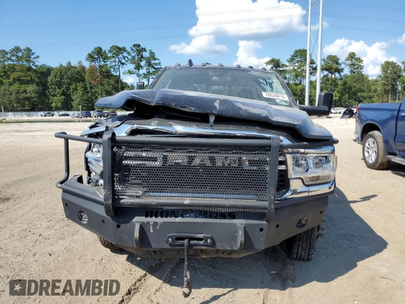 2020 Ram 3500 Tradesman with VIN 3C63RRGL8LG209890, listed as a Copart auction lot 72039474 with 246,260 mi miles and Salvage Title. Bid and sale history available at carsss.com. Image 5.
