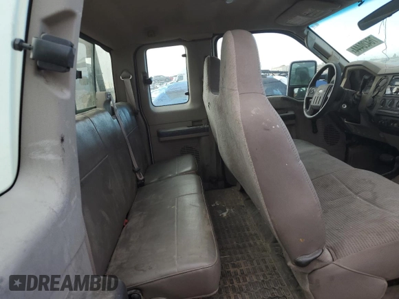 2008 Ford Super Duty F-250 SRW XL with VIN 1FTSX215X8ED07636, listed as a Copart auction lot 76420444 with 321,960 mi miles and Clean Title. Bid and sale history available at carsss.com. Image 10.