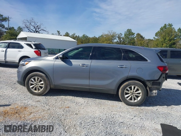 2020 Kia Sorento LX with VIN 5XYPG4A32LG657424, listed as a IAAI auction lot 41336453 with 132,805 mi miles. Bid and sale history available at carsss.com. Image 15.