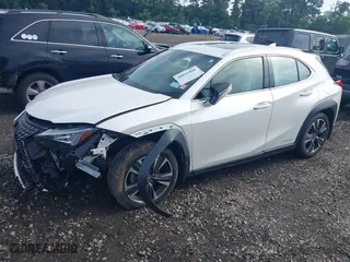 2020 Lexus UX with VIN JTHP9JBH8L2023403, listed as a IAAI auction lot 40035496 with 42902 miles. Bid and sale history available at carsss.com. Image 17.