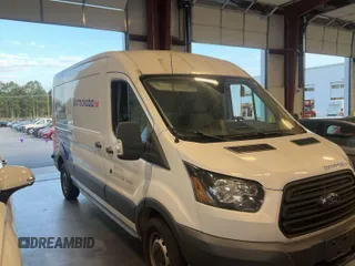 2018 Ford Transit z VIN 1FTBW2CG5JKB49814, wystawiony jako IAAI lot #42792323 z przebiegiem 222 044 mil mil oraz . Historia ofert i sprzedaży dostępna na DreamBid. Obrazek 11.