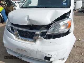 2020 Nissan NV200 SV z VIN 3N6CM0KN9LK703701, wystawiony jako IAAI lot #42401438 z przebiegiem 76 186 mil mil oraz . Historia ofert i sprzedaży dostępna na DreamBid. Obrazek 6.