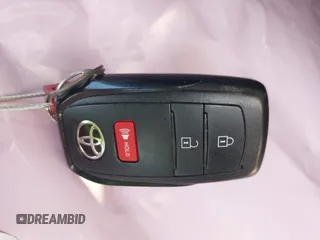 2024 Toyota Corolla Cross LE z VIN 7MUCAAAG8RV083172, wystawiony jako IAAI lot #42049180 z przebiegiem 26 642 mil mil oraz . Historia ofert i sprzedaży dostępna na DreamBid. Obrazek 11.