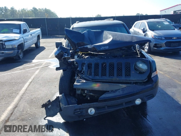 2017 Jeep Patriot Sport with VIN 1C4NJPBA6HD185760, listed as a IAAI auction lot 40723625 with 118,850 mi miles. Bid and sale history available at carsss.com. Image 12.