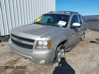 2007 Chevrolet Avalanche 3LT z VIN 3GNEC12047G179026, wystawiony jako IAAI lot #41225020 z przebiegiem 183 482 mil mil oraz . Historia ofert i sprzedaży dostępna na DreamBid. Obrazek 17.