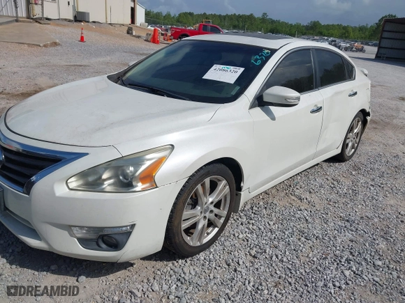 2013 Nissan Altima 3.5 SL with VIN 1N4BL3AP4DN531438, listed as a IAAI auction lot 42086320 with 196,654 mi miles. Bid and sale history available at carsss.com. Image 2.