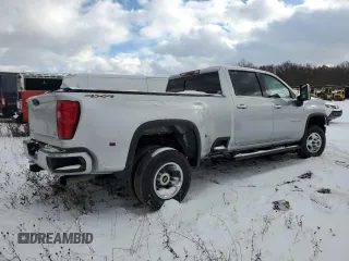2022 Chevrolet Silverado 3500HD LTZ with VIN 1GC4YUEY3NF128303, listed as a Copart auction lot 83775884 with 25,331 mi miles and Salvage Title. Bid and sale history available at carsss.com. Image 3.