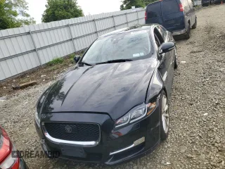 2019 Jaguar XJ R-Sport with VIN SAJWJ1CD1K8W18574, listed as a Copart auction lot 65041445 with 101,072 mi miles and Clean title. Bid and sale history available at DreamBid. Image 5.