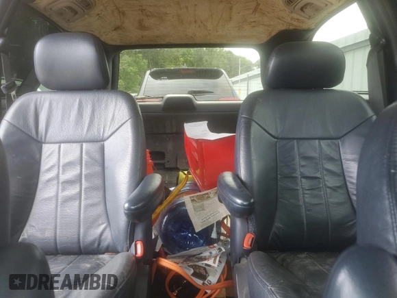 2002 Chrysler Town & Country LXi with VIN 2C8GP54L02R714259, listed as a Copart auction lot 64432084 with 186,781 mi miles and Salvage Title. Bid and sale history available at carsss.com. Image 10.