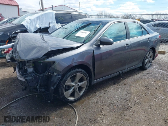 2014 Toyota Camry L with VIN 4T1BF1FK1EU370455, listed as a IAAI auction lot 41887561 with 203,798 mi miles. Bid and sale history available at carsss.com. Image 2.