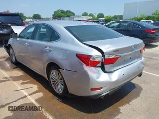 2015 Lexus ES 330 с VIN JTHBK1GGXF2181826, выставлен на аукционе IAAI как лот 42396308 с пробегом 137 077 миль миль и . История ставок и продаж доступна на DreamBid. Изображение 3.