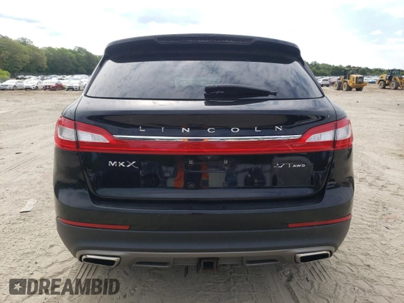 2017 Lincoln MKX Reserve z VIN 2LMPJ8LP0HBL24112, wystawiony jako Copart lot #55925135 z przebiegiem 70 997 mil mil oraz Szkoda całkowita • Salvage title. Historia ofert i sprzedaży dostępna na DreamBid. Obrazek 6.