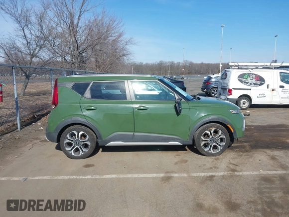 2020 Kia Soul LX with VIN KNDJ23AU2L7045440, listed as a IAAI auction lot 41649565 with 104,930 mi miles. Bid and sale history available at carsss.com. Image 13.