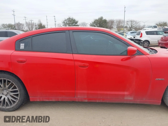 2014 Dodge Charger RT z VIN 2C3CDXCTXEH199291, wystawiony jako IAAI lot #41591362 z przebiegiem 113 452 mil mil oraz . Historia ofert i sprzedaży dostępna na DreamBid. Obrazek 13.