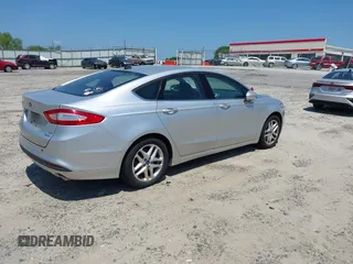 2013 Ford Fusion SE with VIN 3FA6P0HR3DR131573, listed as a IAAI auction lot 42139156 with 97,435 mi miles. Bid and sale history available at carsss.com. Image 4.