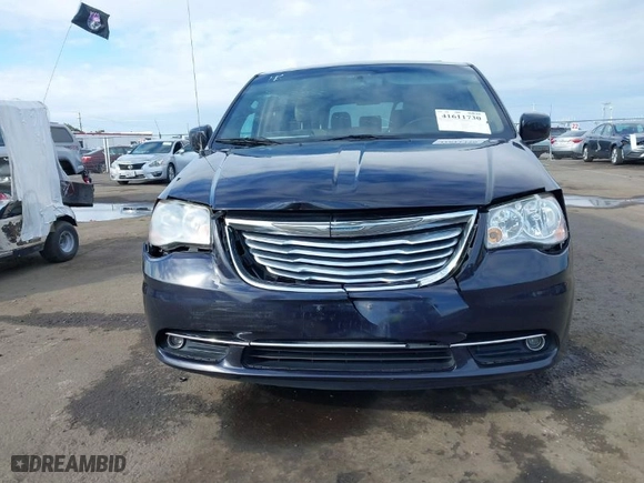 2011 Chrysler Town & Country Touring-L with VIN 2A4RR8DG9BR665825, listed as a IAAI auction lot 41611730 with 177,125 mi miles. Bid and sale history available at carsss.com. Image 12.