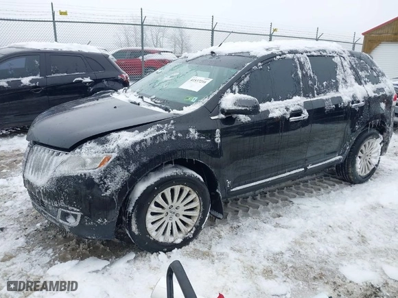 2013 Lincoln MKX with VIN 2LMDJ8JK6DBL21851, listed as a IAAI auction lot 41537216 with 194,126 mi miles. Bid and sale history available at carsss.com. Image 2.