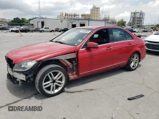 2014 Mercedes-Benz C 250 Sport z VIN WDDGF4HB4EA948595, wystawiony jako Copart lot #59976005 z przebiegiem 113 104 mil mil oraz Szkoda całkowita • Salvage title. Historia ofert i sprzedaży dostępna na DreamBid. Obrazek 1.