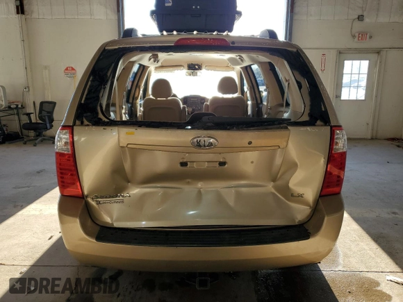 2008 Kia Sedona LX with VIN KNDMB233186195046, listed as a Copart auction lot 88663145 with 200,386 mi miles and Salvage Title. Bid and sale history available at DreamBid. Image 6.
