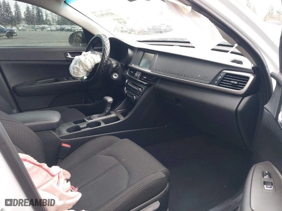 2018 Kia Optima S with VIN 5XXGT4L32JG262167, listed as a IAAI auction lot 41919613 with 1 mi miles. Bid and sale history available at carsss.com. Image 5.