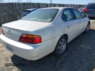 2000 Acura TL with VIN 19UUA566XYA034462, listed as a IAAI auction lot 41941347 with 239,851 mi miles. Bid and sale history available at carsss.com. Image 4.