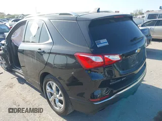 2020 Chevrolet Equinox LT with VIN 2GNAXLEX0L6132797, listed as a IAAI auction lot 41845477 with 31,901 mi miles. Bid and sale history available at carsss.com. Image 3.
