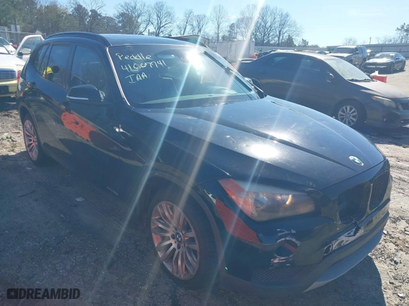 2013 BMW X1 28i with VIN WBAVM1C51DVW41977, listed as a IAAI auction lot 41607741 with 158,258 mi miles. Bid and sale history available at carsss.com. Image 1.