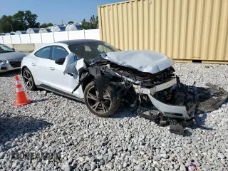 2023 Audi e-tron GT Premium Plus z VIN WAUCJBFW0P7000208, wystawiony jako Copart lot #68644653 z przebiegiem 2442 mil mil oraz Szkody całkowita. Historia ofert i sprzedaży dostępna na DreamBid. Obrazek 4.