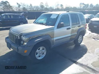 2007 Jeep Liberty Sport with VIN 1J4GL48K47W537636, listed as a IAAI auction lot 41740319 with 237,826 mi miles. Bid and sale history available at carsss.com. Image 17.