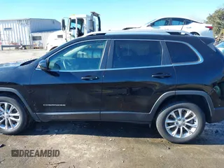 2019 Jeep Cherokee Latitude z VIN 1C4PJLCX3KD353480, wystawiony jako IAAI lot #41305389 z przebiegiem 88 326 mil mil oraz . Historia ofert i sprzedaży dostępna na DreamBid. Obrazek 15.