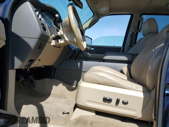 2007 Ford Expedition XLT with VIN 1FMFU15527LA85632, listed as a Copart auction lot 61855455 with 177,899 mi miles and Salvage title. Bid and sale history available at DreamBid. Image 7.