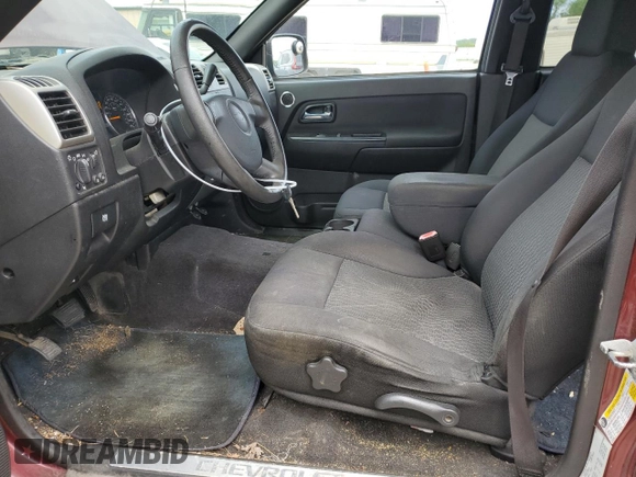 2008 Chevrolet Colorado 2LT z VIN 1GCDT13E588155291, wystawiony jako Copart lot #58666865 z przebiegiem 173 567 mil mil oraz Czysty tytuł • Clean title. Historia ofert i sprzedaży dostępna na DreamBid. Obrazek 7.