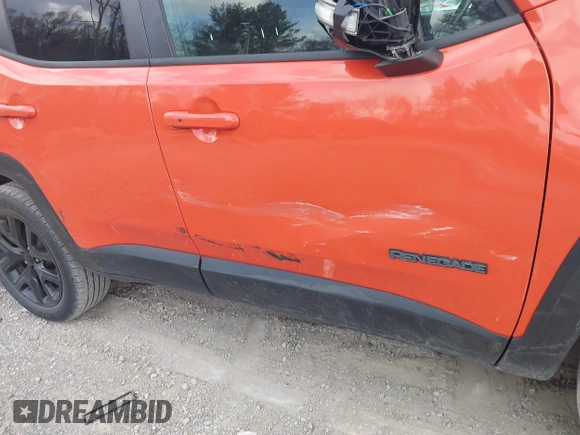 2017 Jeep Renegade Latitude z VIN ZACCJBBBXHPE65153, wystawiony jako IAAI lot #41888902 z przebiegiem 97 221 mil mil oraz . Historia ofert i sprzedaży dostępna na DreamBid. Obrazek 6.