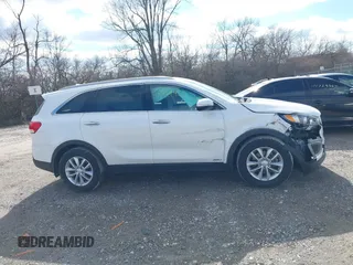 2018 Kia Sorento LX with VIN 5XYPGDA38JG426752, listed as a IAAI auction lot 41741931 with 45,912 mi miles. Bid and sale history available at carsss.com. Image 14.