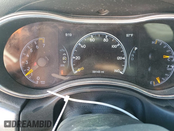 2018 Jeep Grand Cherokee Altitude z VIN 1C4RJFAG7JC382501, wystawiony jako Copart lot #59394445 z przebiegiem 59 143 mil mil oraz Szkoda całkowita • Salvage title. Historia ofert i sprzedaży dostępna na DreamBid. Obrazek 9.