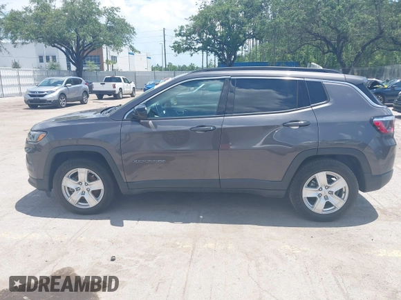 2022 Jeep Compass Latitude with VIN 3C4NJCBB4NT137245, listed as a IAAI auction lot 42356177 with 95,577 mi miles and . Bid and sale history available at DreamBid. Image 14.