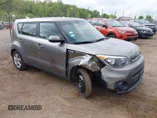 2019 Kia Soul z VIN KNDJN2A28K7662646, wystawiony jako IAAI lot #42246288 z przebiegiem 62 825 mil mil oraz . Historia ofert i sprzedaży dostępna na DreamBid. Obrazek 1.