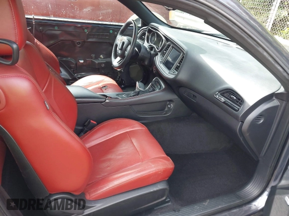 2018 Dodge Challenger SXT z VIN 2C3CDZAG1JH143140, wystawiony jako IAAI lot #42289674 z przebiegiem 79 764 mil mil oraz . Historia ofert i sprzedaży dostępna na DreamBid. Obrazek 5.