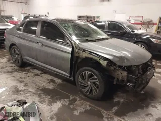 2019 Volkswagen Jetta SEL Premium with VIN 3VWG57BU8KM102233, listed as a IAAI auction lot 41589400 with 154,477 mi miles. Bid and sale history available at carsss.com. Image 1.