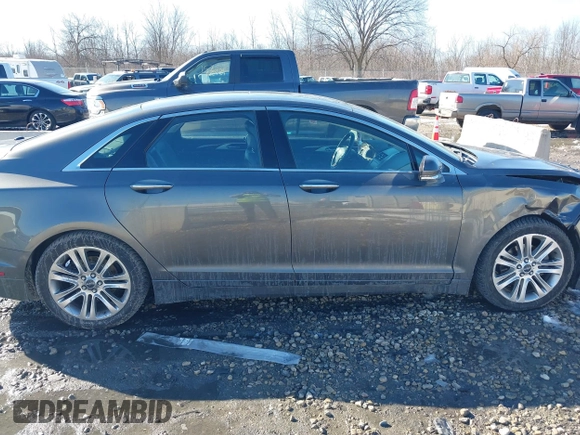 2016 Lincoln MKZ z VIN 3LN6L2JK1GR623839, wystawiony jako IAAI lot #41652096 z przebiegiem 109 931 mil mil oraz . Historia ofert i sprzedaży dostępna na DreamBid. Obrazek 13.