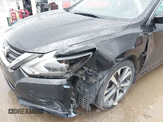 2016 Nissan Altima SR with VIN 1N4AL3AP8GC177922, listed as a IAAI auction lot 41802573 with 160,799 mi miles and . Bid and sale history available at carsss.com. Image 6.