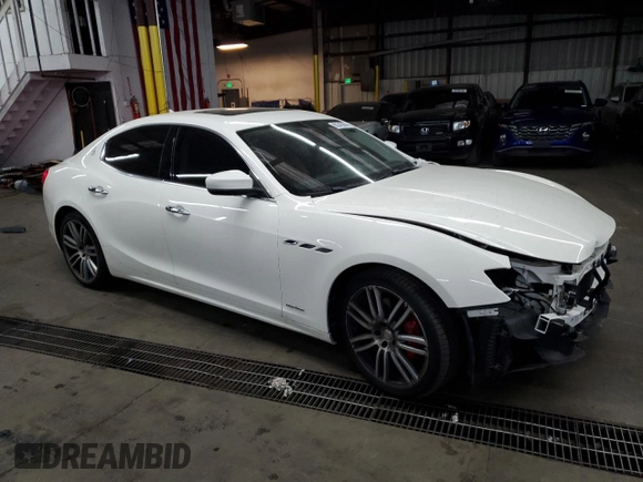 2018 Maserati Ghibli S Q4 GranLusso with VIN ZAM57YTL1J1292531, listed as a Copart auction lot 80343864 with 39,897 mi miles and Salvage Title. Bid and sale history available at carsss.com. Image 4.