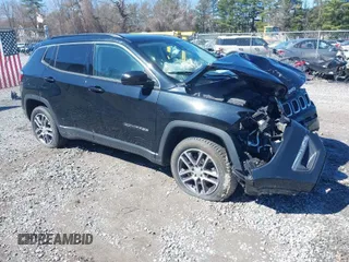 2020 Jeep Compass Latitude with VIN 3C4NJDBB5LT222386, listed as a IAAI auction lot 41851936 with 91,246 mi miles. Bid and sale history available at carsss.com. Image 1.